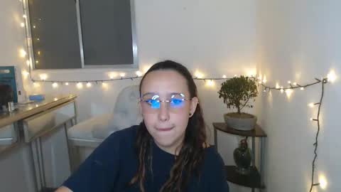 Snapshot of skarlet_adams chatting on January 30, 6:43 pm Alice online show from January 30, 6:43 pm