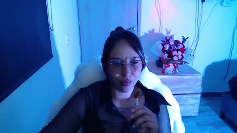Snapshot of skarlet_adams chatting on September 10, 9:26 pm Alice online show from September 10, 9:26 pm