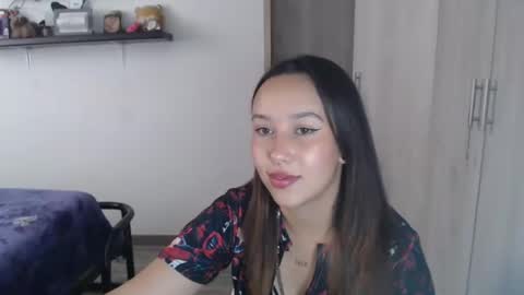 Snapshot of skarlet_adams chatting on December 26, 7:05 pm Alice online show from December 26, 7:05 pm