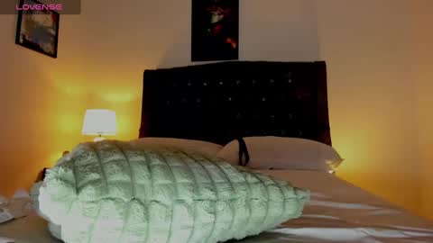 Snapshot of skay_hot chatting on October 5, 12:37 am Skay online show from October 5, 12:37 am