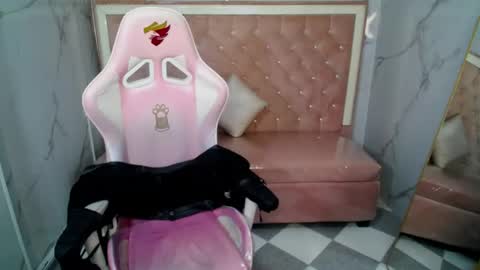 Skarlet online show from April 15, 1:11 pm