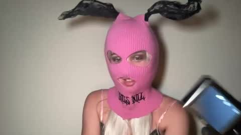 skibunni69xo online show from September 18, 1:26 am
