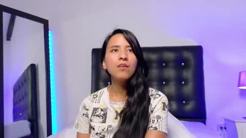Snapshot of skinny_hottie18 chatting on September 30, 2:33 pm skinny_hottie18 online show from September 30, 2:33 pm