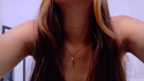 Snapshot of skinny_hottie18 chatting on February 24, 2:03 pm skinny_hottie18 online show from February 24, 2:03 pm