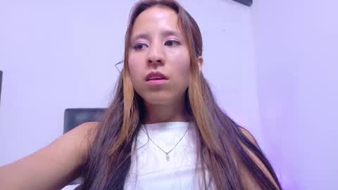 Snapshot of skinny_hottie18 chatting on February 27, 7:37 pm skinny_hottie18 online show from February 27, 7:37 pm