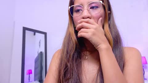 Snapshot of skinny_hottie18 chatting on February 21, 2:16 pm skinny_hottie18 online show from February 21, 2:16 pm