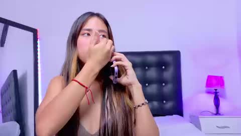 Snapshot of skinny_hottie18 chatting on September 9, 1:44 pm skinny_hottie18 online show from September 9, 1:44 pm