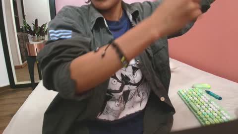 Snapshot of skinnyneighbour_ chatting on January 16, 3:02 am Karla online show from January 16, 3:02 am