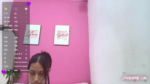 Snapshot of skinnyneighbour_ chatting on March 8, 6:19 am Karla online show from March 8, 6:19 am