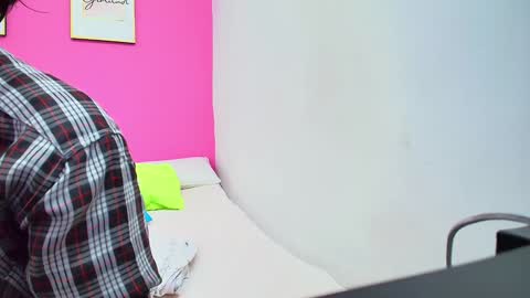 Snapshot of skinnyneighbour_ chatting on January 10, 3:07 am Karla online show from January 10, 3:07 am