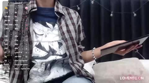 Snapshot of skinnyneighbour_ chatting on December 24, 3:38 am Karla online show from December 24, 3:38 am