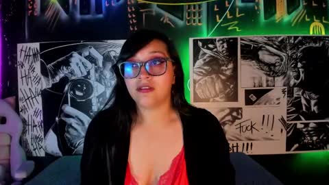 skye_bluee_ online show from October 19, 3:41 am