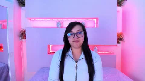 skye_bluee_ online show from October 21, 3:32 am