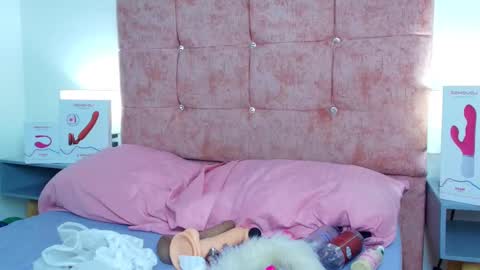 skye moore online show from October 13, 11:35 am