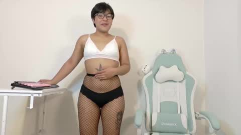 Snapshot of skye_nerdy chatting on September 26, 3:59 am SKYE. online show from September 26, 3:59 am