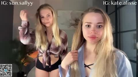 Skye online show from April 12, 8:44 pm