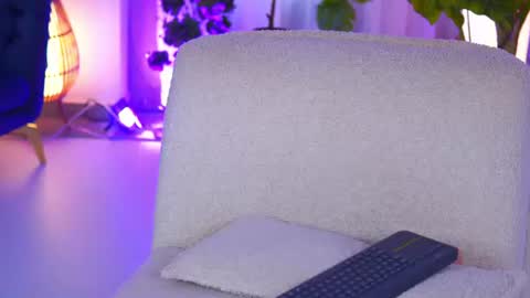 Skyla online show from July 25, 3:30 pm