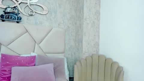 Skyler online show from October 31, 9:19 pm