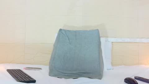 Snapshot of slim_chocobar18 chatting on October 17, 4:43 pm slim_chocobar18 online show from October 17, 4:43 pm
