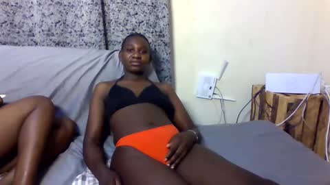 slimandthick1 online show from February 5, 6:00 pm