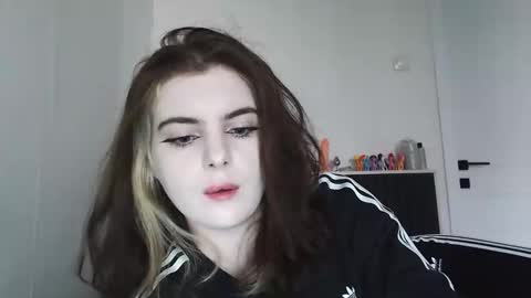 Snapshot of sloomonata chatting on September 15, 9:06 am sloomonata online show from September 15, 9:06 am