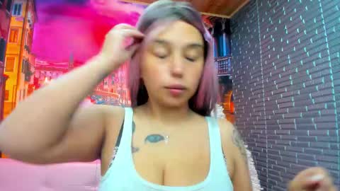 Snapshot of small__naughty chatting on October 21, 1:37 pm Mariana Torres online show from October 21, 1:37 pm