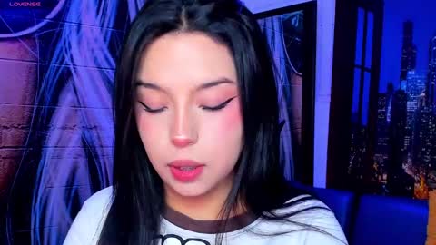 Snapshot of small__naughty chatting on December 9, 2:06 pm Mariana Torres online show from December 9, 2:06 pm