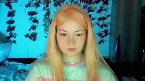 smallimpmeili online show from October 22, 8:58 pm