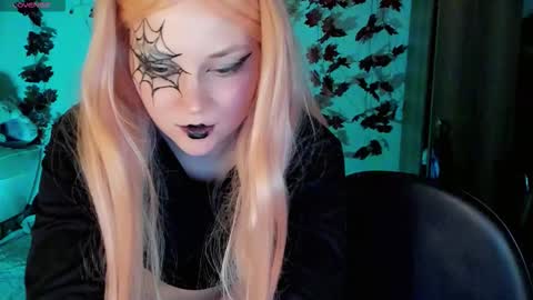 smallimpmeili online show from October 19, 8:11 pm