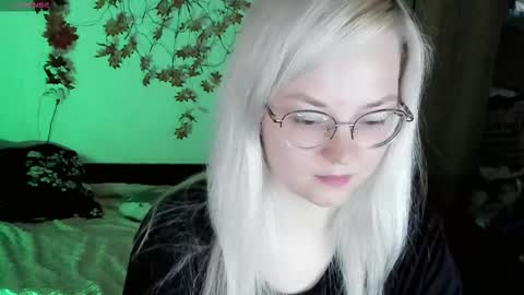 smallimpmeili online show from November 7, 7:30 pm