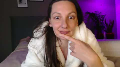 Anna no bbbbybybbabebyy just Anna. And dont call me mom please. online show from February 23, 4:07 pm