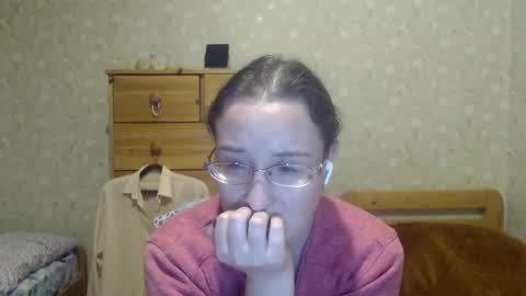 Snapshot of smart_rose chatting on March 6, 9:53 pm smart_rose online show from March 6, 9:53 pm