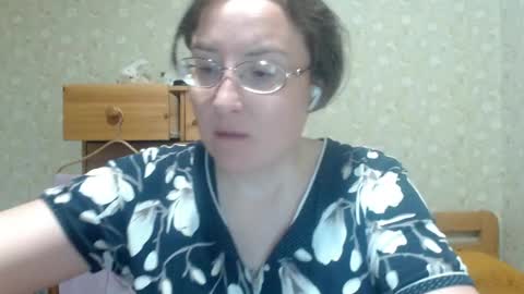 smart_rose online show from May 10, 6:10 pm