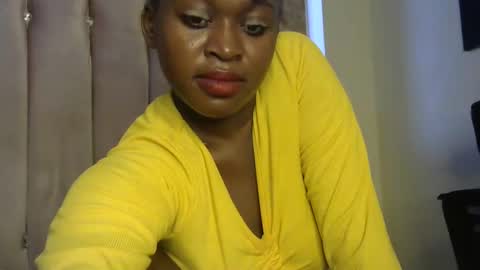 smiley_berry online show from November 7, 3:01 am