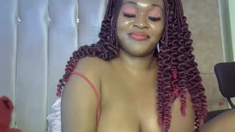 Snapshot of smiley_berry chatting on October 18, 6:10 pm smiley_berry online show from October 18, 6:10 pm