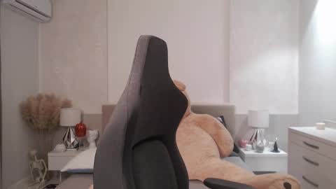 S online show from December 19, 7:07 am