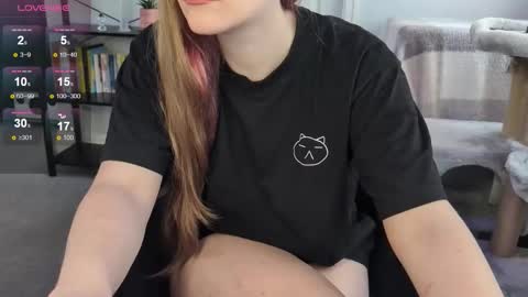 SmokyAurora online show from February 7, 2:21 pm