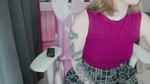 Kira  online show from June 8, 2:23 am