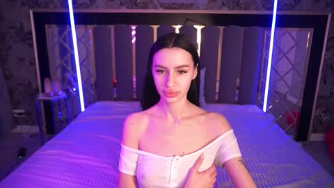 snow_whiteeex online show from March 10, 7:45 am