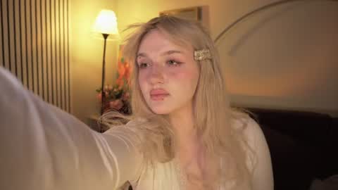 Ellie online show from July 19, 5:53 am