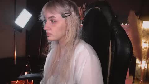 Ellie online show from June 24, 5:17 am