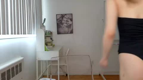 Babygirl Ivy online show from June 17, 10:55 pm