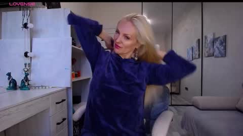 Monna online show from October 2, 12:32 pm