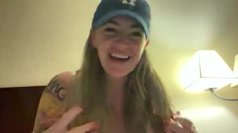 Soaking Umbrella online show from March 14, 4:35 am