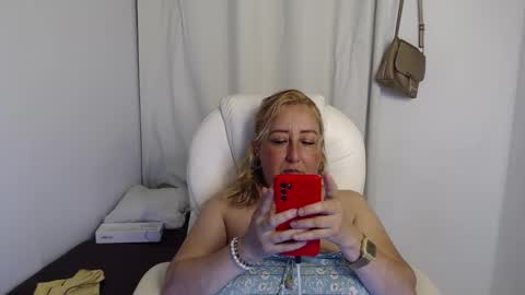 soffi_hott online show from October 4, 10:58 pm
