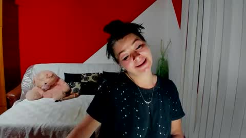 Snapshot of soffy_skye chatting on September 29, 5:34 am Soffy online show from September 29, 5:34 am