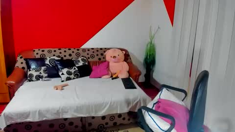 Snapshot of soffy_skye chatting on October 17, 4:27 am Soffy online show from October 17, 4:27 am