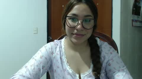 Snapshot of sofi4__ chatting on September 19, 5:17 am sofi online show from September 19, 5:17 am