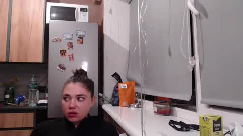 Sofi online show from April 8, 5:15 pm