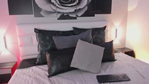 sofi_sp online show from December 4, 12:18 pm